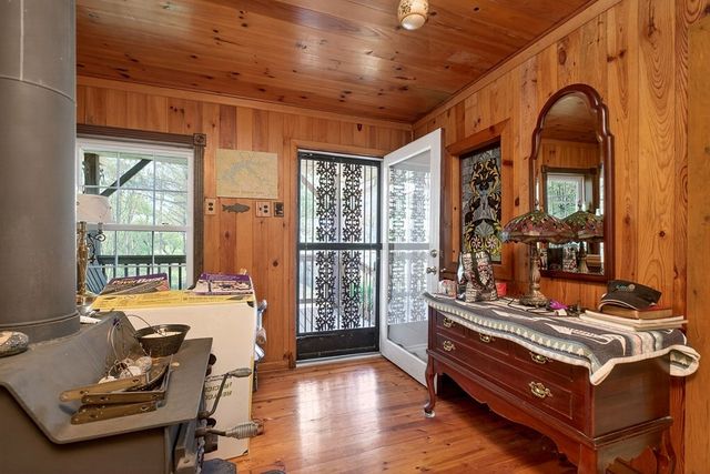 1932 Holly Creek Rd, Celina, TN 38551
