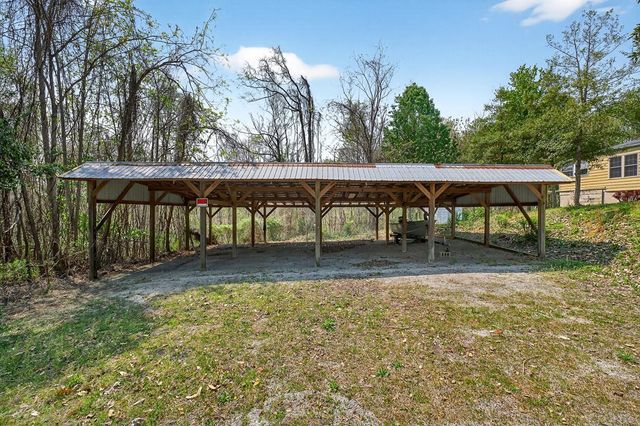 1932 Holly Creek Rd, Celina, TN 38551