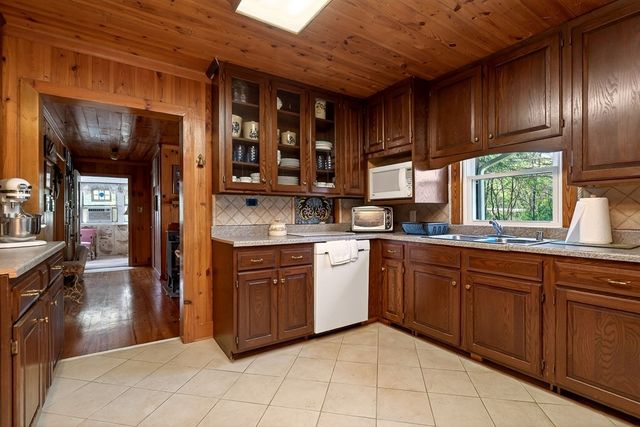 1932 Holly Creek Rd, Celina, TN 38551