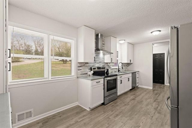 7235 Wallace Avenue, Kansas City, MO 64133