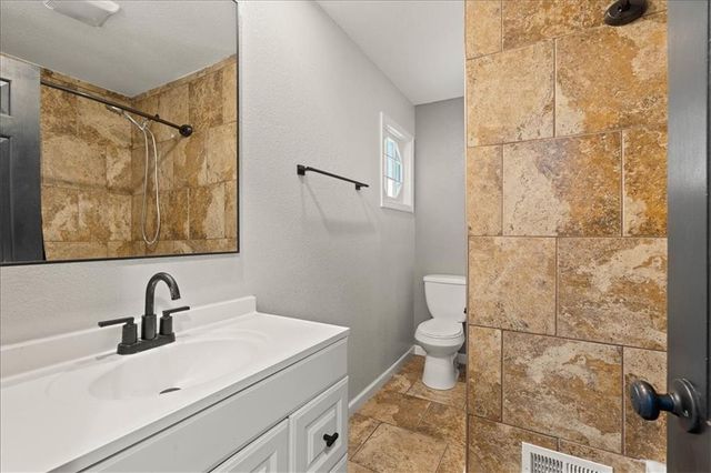 7235 Wallace Avenue, Kansas City, MO 64133