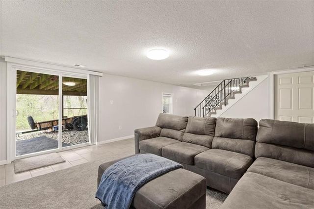 7235 Wallace Avenue, Kansas City, MO 64133