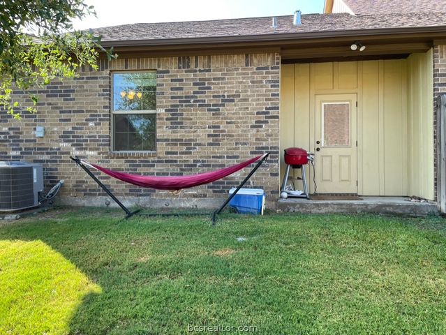 410 Baby Bear Drive, College Station, TX 77845
