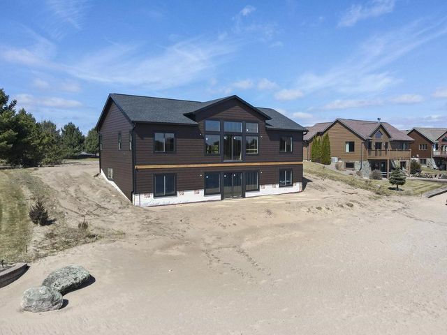 N8118 15th Avenue, New Lisbon, WI 53950