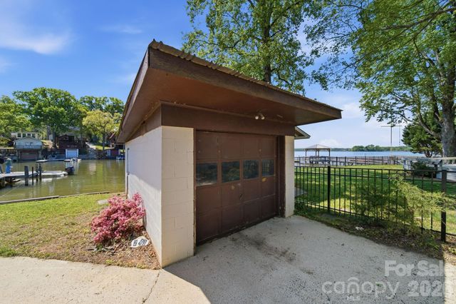 243 Shore Lane, Lexington, NC 27292