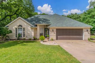 1405 Scotland Avenue, Azle, TX 76020