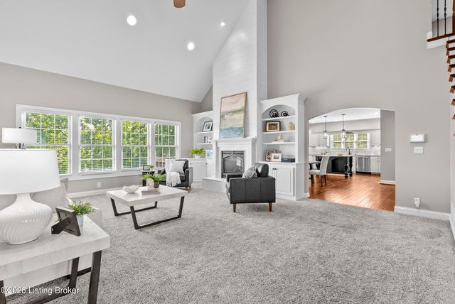 10240 Saddle Pointe Dr, Louisville, KY 40291