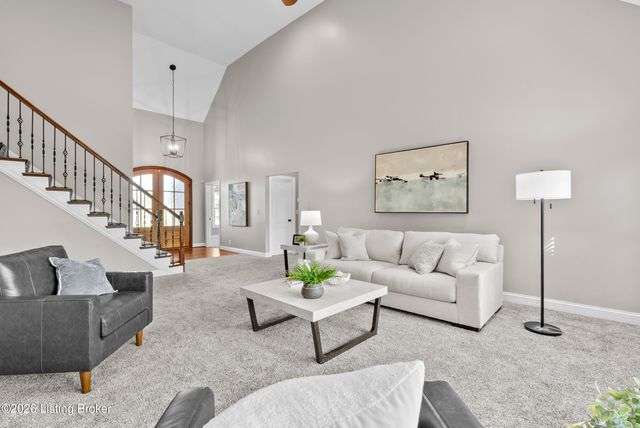10240 Saddle Pointe Dr, Louisville, KY 40291