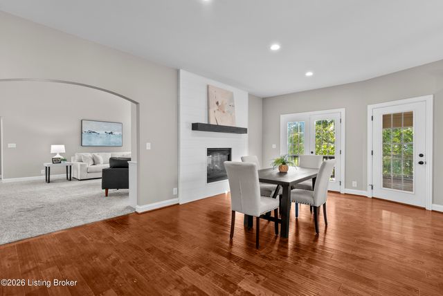 10240 Saddle Pointe Dr, Louisville, KY 40291