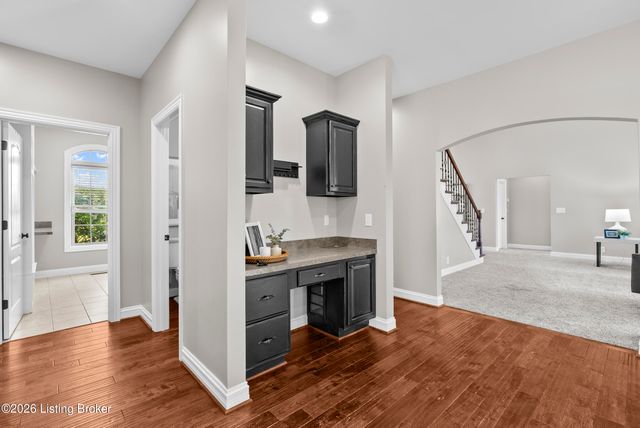 10240 Saddle Pointe Dr, Louisville, KY 40291