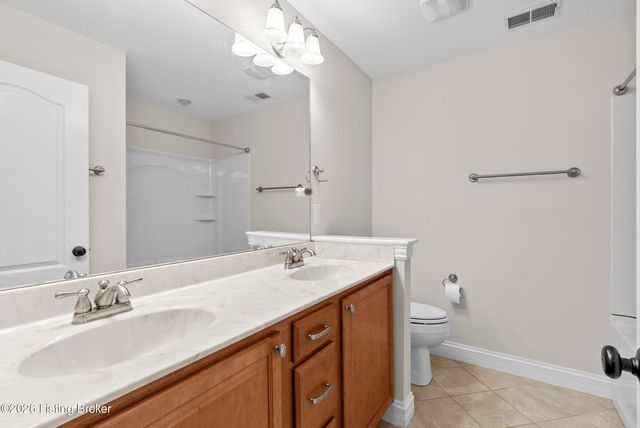 10240 Saddle Pointe Dr, Louisville, KY 40291