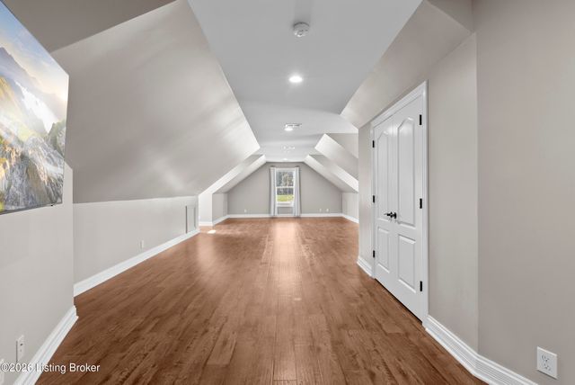 10240 Saddle Pointe Dr, Louisville, KY 40291