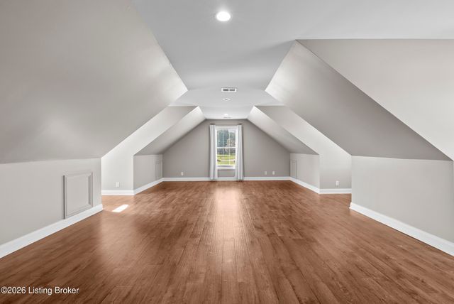 10240 Saddle Pointe Dr, Louisville, KY 40291