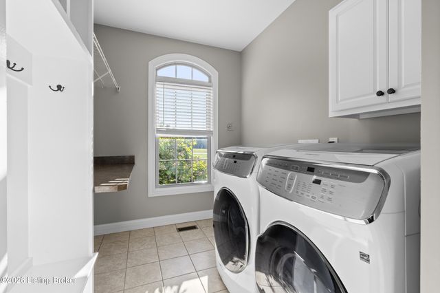 10240 Saddle Pointe Dr, Louisville, KY 40291