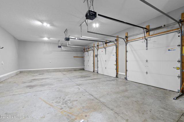 10240 Saddle Pointe Dr, Louisville, KY 40291