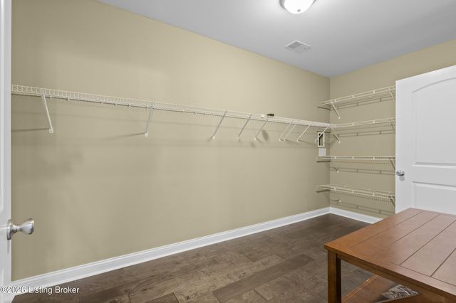 10240 Saddle Pointe Dr, Louisville, KY 40291