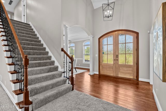 10240 Saddle Pointe Dr, Louisville, KY 40291