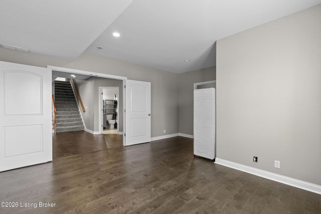 10240 Saddle Pointe Dr, Louisville, KY 40291