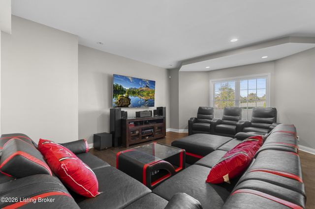 10240 Saddle Pointe Dr, Louisville, KY 40291