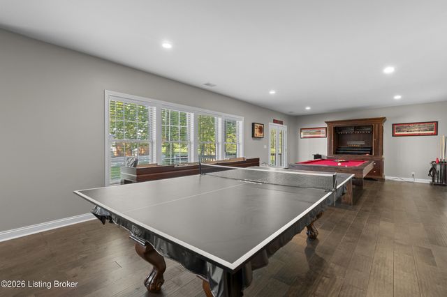 10240 Saddle Pointe Dr, Louisville, KY 40291