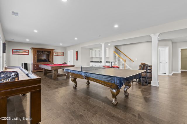 10240 Saddle Pointe Dr, Louisville, KY 40291