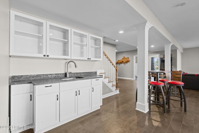 10240 Saddle Pointe Dr, Louisville, KY 40291