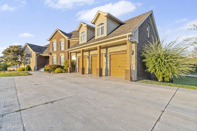 10240 Saddle Pointe Dr, Louisville, KY 40291
