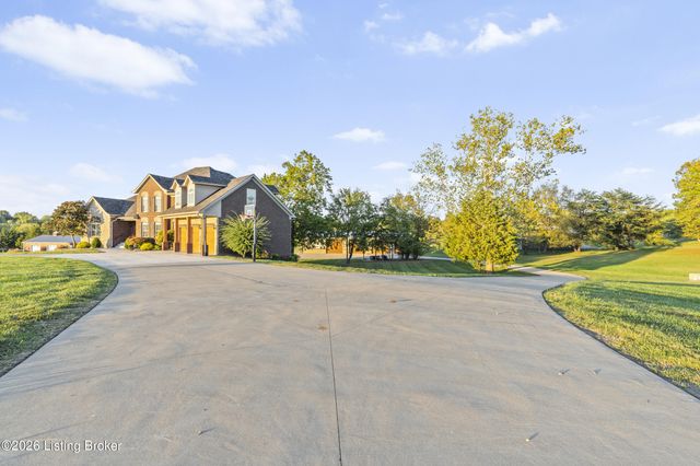 10240 Saddle Pointe Dr, Louisville, KY 40291