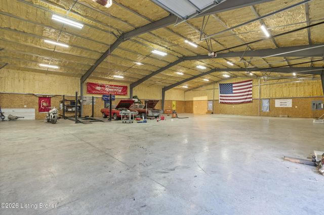 10240 Saddle Pointe Dr, Louisville, KY 40291