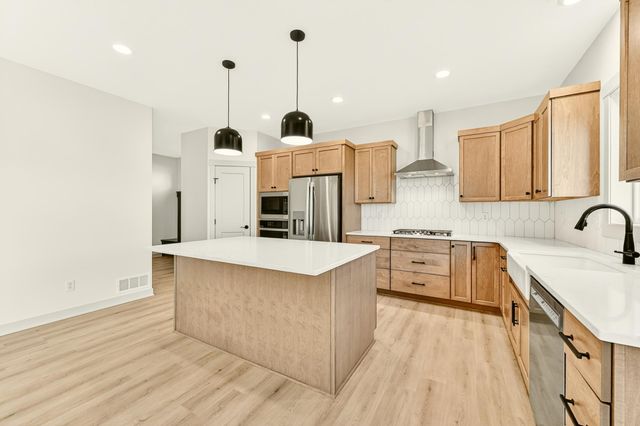 3435 Stonehedge Drive NE, Rochester, MN 55906