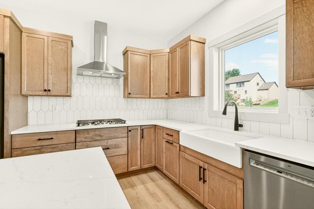 3435 Stonehedge Drive NE, Rochester, MN 55906