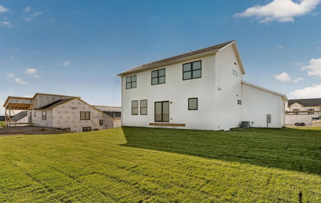3435 Stonehedge Drive NE, Rochester, MN 55906