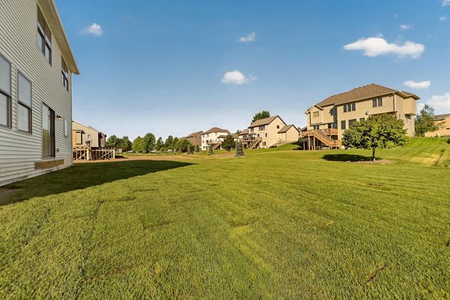 3435 Stonehedge Drive NE, Rochester, MN 55906