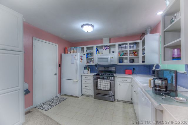 10107 E 22nd Place, Tulsa, OK 74129