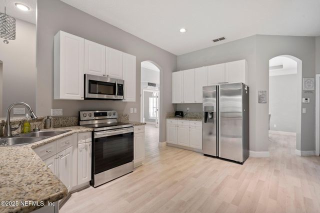 1816 CREEKWOOD Lane, Fleming Island, FL 32003