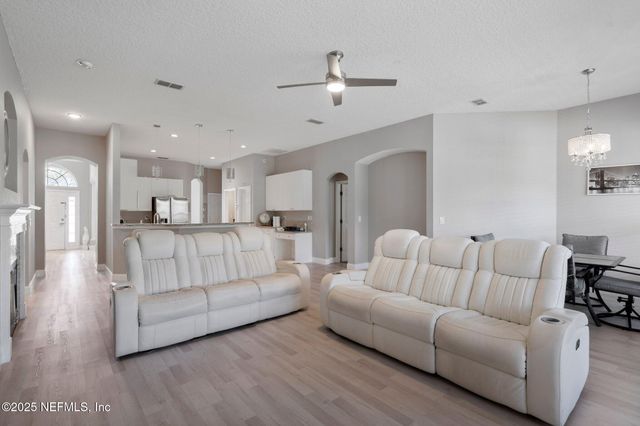 1816 CREEKWOOD Lane, Fleming Island, FL 32003