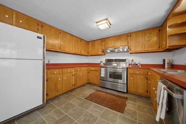 64 Lake Street, Salem, NH 03079