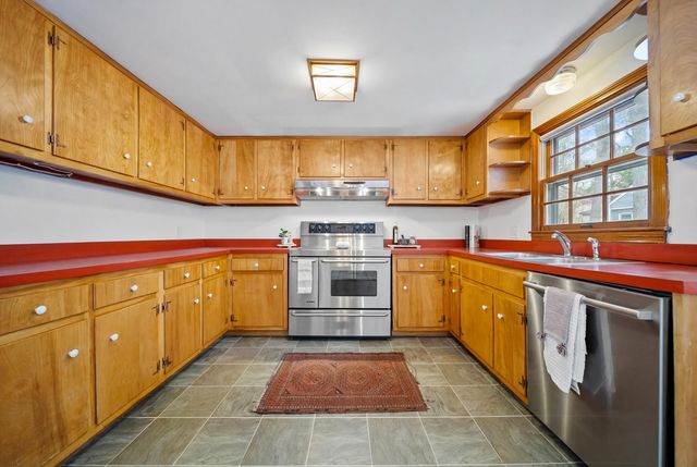 64 Lake Street, Salem, NH 03079