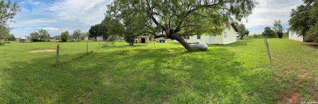 1920 SUTHERLAND SPRINGS RD, Floresville, TX 78114