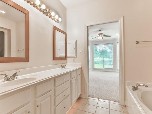 81 La Costa Drive, Montgomery, TX 77356