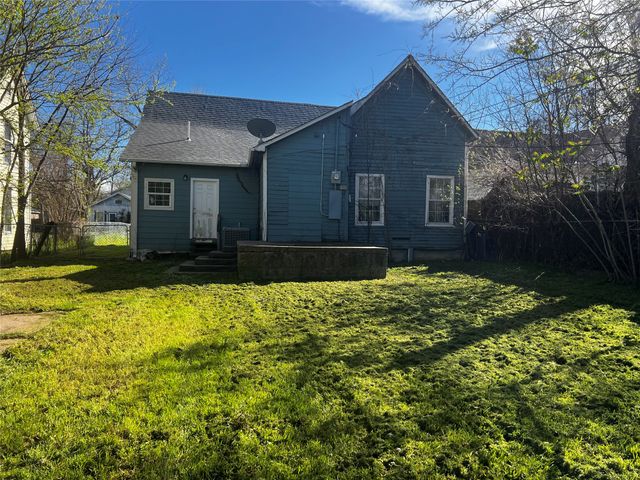 925 W Nelson Street, Denison, TX 75020