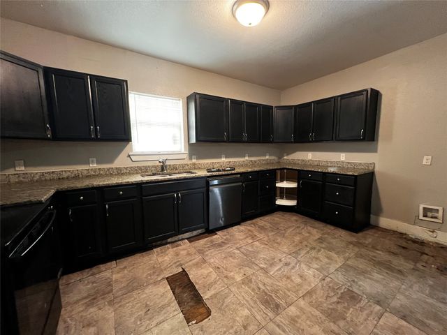 925 W Nelson Street, Denison, TX 75020