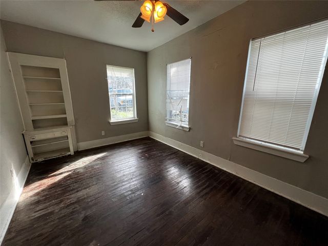 925 W Nelson Street, Denison, TX 75020