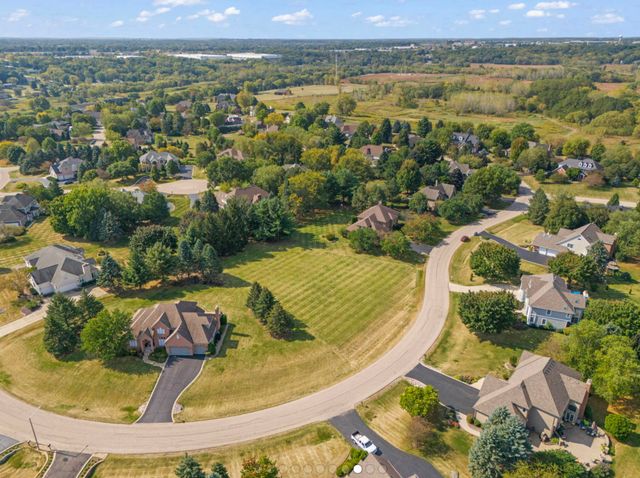 36 River Ridge Drive, Sleepy Hollow, IL 60118