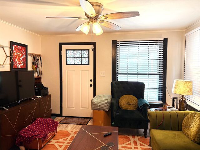 1318 Oakview Street, Haltom City, TX 76117