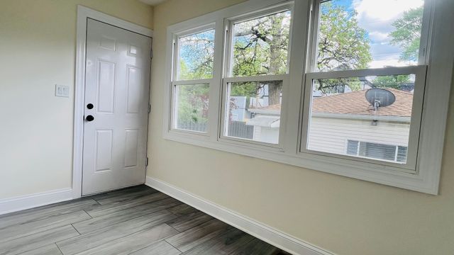 4107 W Addison Street, Chicago, IL 60641