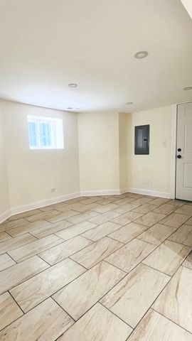4107 W Addison Street, Chicago, IL 60641
