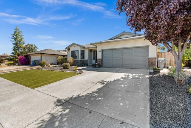 1031 Trinity Drive, Hollister, CA 95023