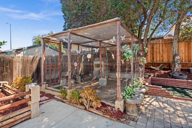 1031 Trinity Drive, Hollister, CA 95023