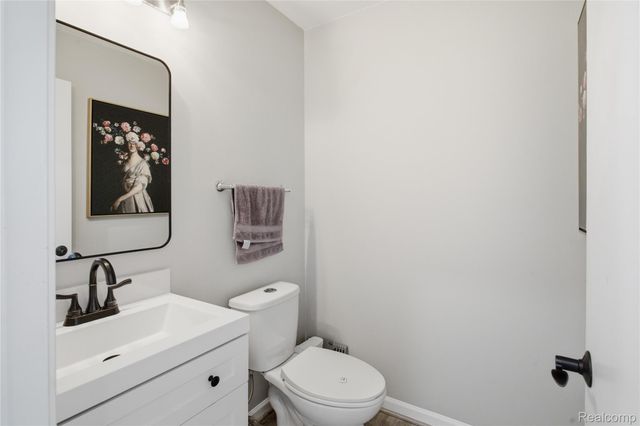 18488 Manor Lane, Livonia, MI 48152